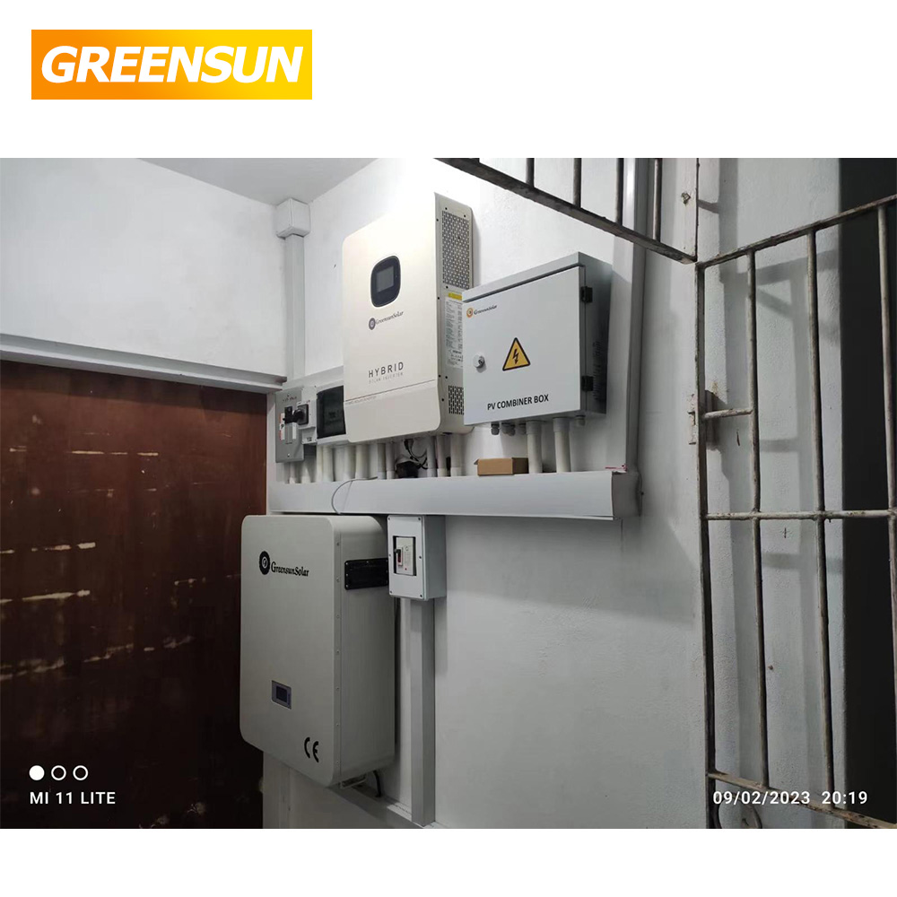 MPPTソーラーハイブリッドインバーター US 120/24 - Hybrid Solar Inverter 5.5Kw Mppt 48V のレビューと価格